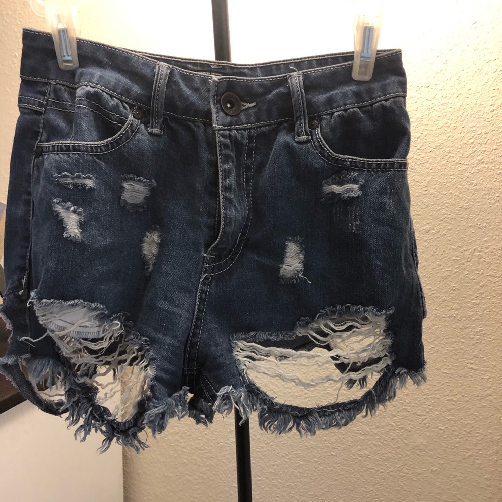 Hi rise distressed shorts